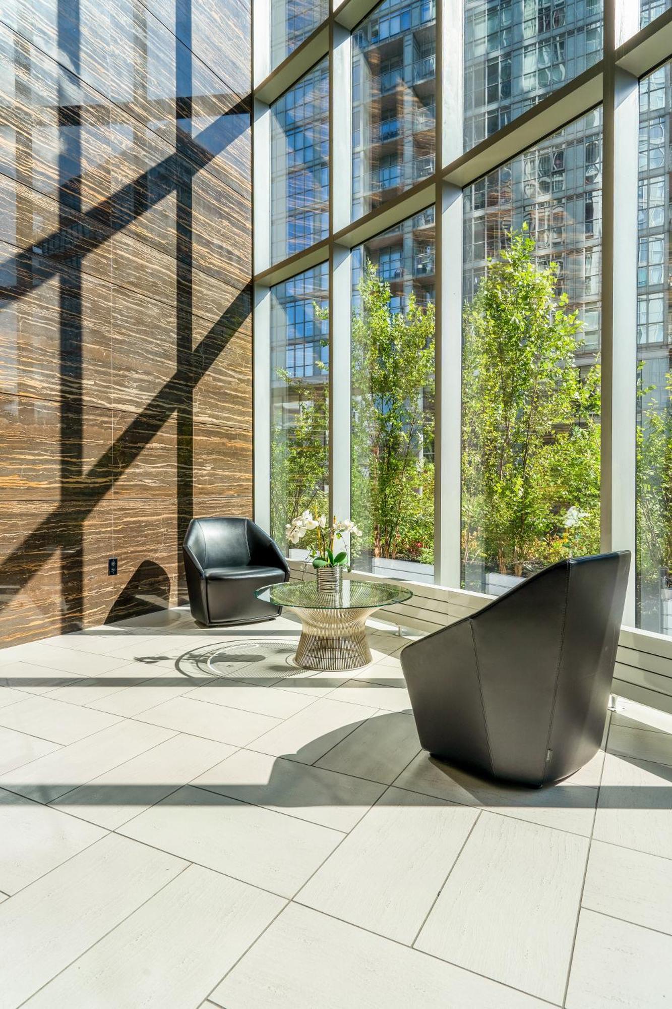 Exquisite Condos By Cn Tower With Parking โตรอนโต ภายนอก รูปภาพ